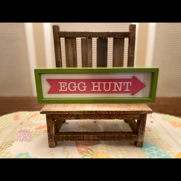 Easter Egg Hunt Sign, Green & Pink Arrow Egg Hunt Decor Sign, Tabletop or Wall - Picture 2 of 12
